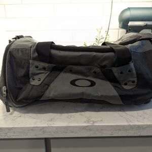 Oakley Black and Gray Men's Duffel Bag